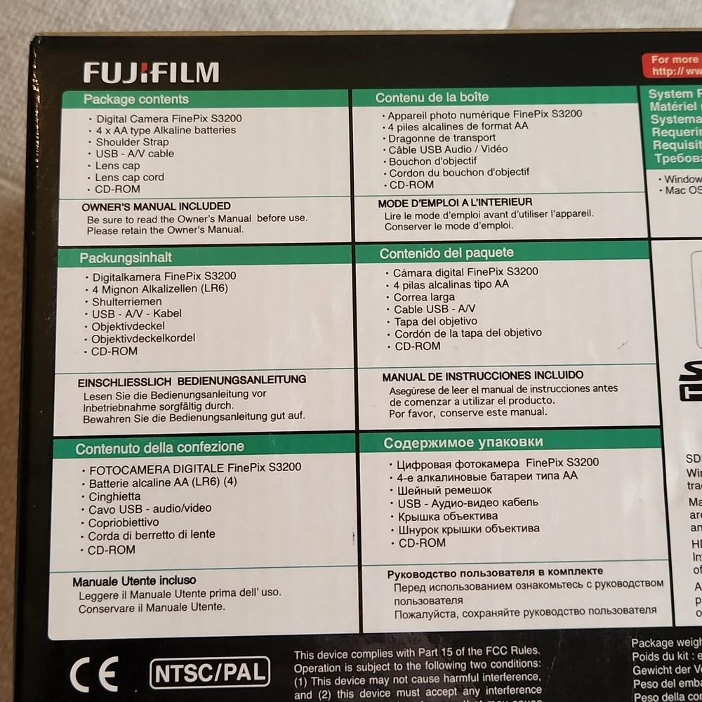 FujiFilm FinePix S3200 Black with Strap